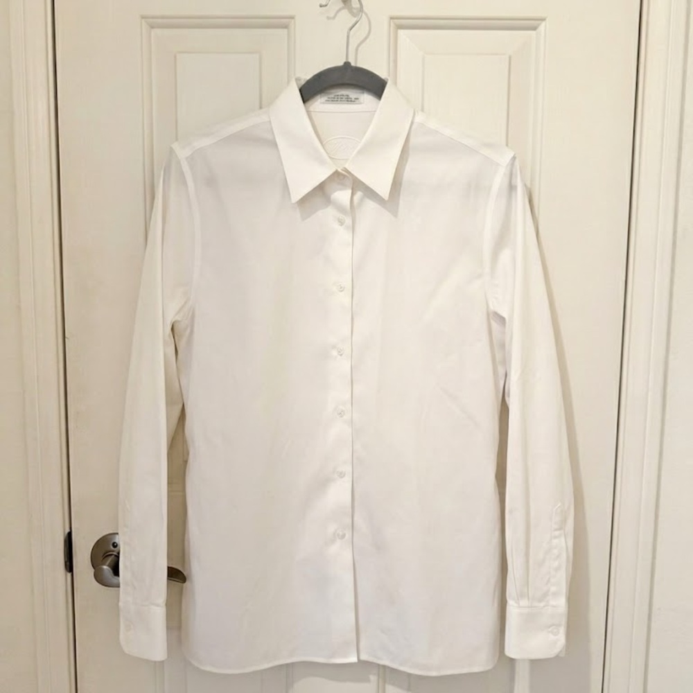 Foxcroft Women’s White 100% Cotton Wrinkle-Free Button Down Shirt